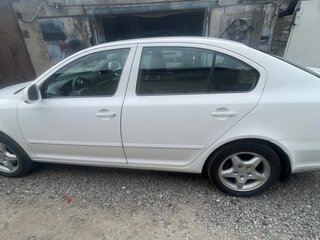 2012 Skoda Octavia II (A5) Рестайлинг, белый, 800000 рублей, вид 4