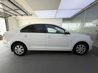2017 Skoda Rapid I Рестайлинг, белый, 1125000 рублей, вид 4