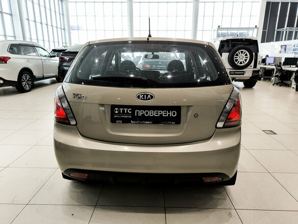 2011 Kia Rio II Рестайлинг, бежевый, 430000 рублей - вид 5