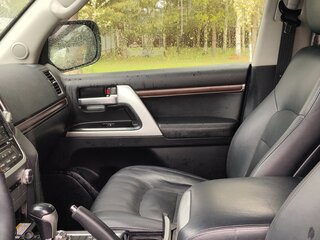 2015 Toyota Land Cruiser 200 Series Рестайлинг 2, чёрный, 5500000 рублей, вид 5