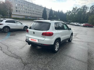 2016 Volkswagen Tiguan I Рестайлинг, белый, 1420000 рублей, вид 4