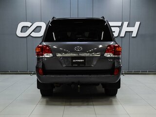 2012 Toyota Land Cruiser 200 Series Рестайлинг 1, серый, 3999000 рублей, вид 4