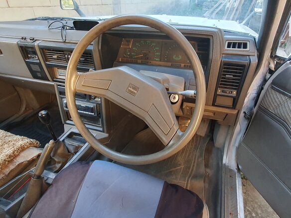 1986 Nissan Laurel V (C32), белый, 300000 рублей - вид 1