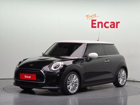 2022 Mini Hatch Cooper III (F55/F56) Рестайлинг 2, чёрный, 1726000 рублей, вид 1