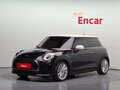 2022 Mini Hatch Cooper III (F55/F56) Рестайлинг 2, чёрный, 1726000 рублей
