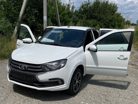2020 Lada (ВАЗ) Granta I Рестайлинг, белый, 830000 рублей - вид 1