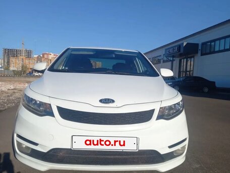 2017 Kia Rio III Рестайлинг, белый, 1200000 рублей, вид 3