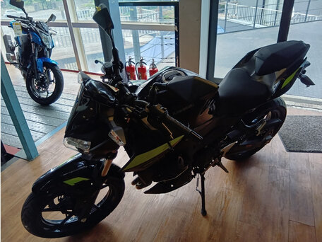 2022 Kawasaki Z 250, чёрный, 420000 рублей, вид 4