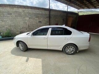 2012 Skoda Octavia II (A5) Рестайлинг, белый, 460000 рублей, вид 4