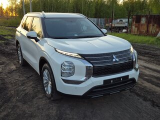 2023 Mitsubishi Outlander IV, белый, 3950000 рублей, вид 4