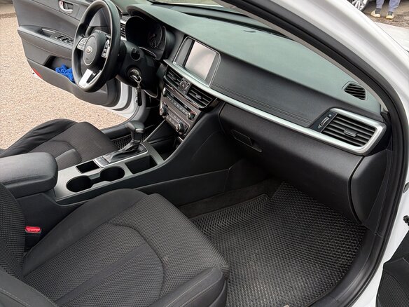 2020 Kia Optima IV Рестайлинг, белый, 1630000 рублей - вид 4