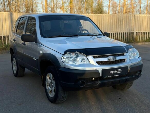 2011 Chevrolet Niva I Рестайлинг, серебристый, 421000 рублей