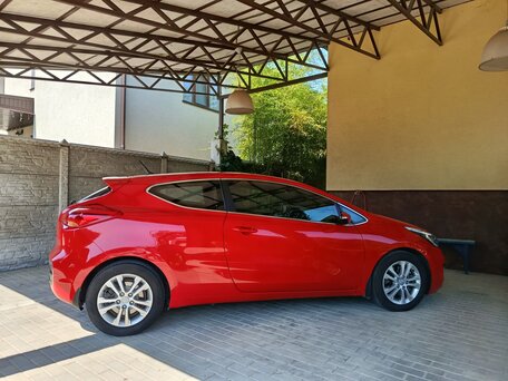 2015 Kia Ceed II, красный, 1349000 рублей, вид 4
