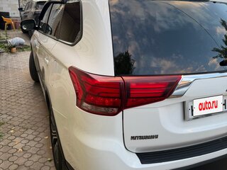 2015 Mitsubishi Outlander III Рестайлинг 2, белый, 1550000 рублей, вид 5