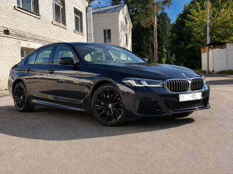2020 BMW 5 серии 530d xDrive VII (G30/G31/G38) Рестайлинг, синий, 5190000 рублей, вид 4