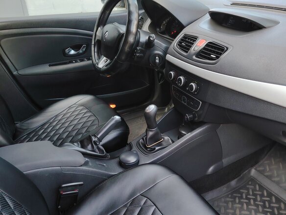 2011 Renault Fluence I, серый, 750000 рублей - вид 4