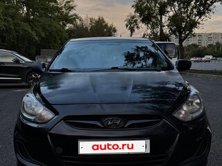 2013 Hyundai Solaris I, чёрный, 700000 рублей, вид 1