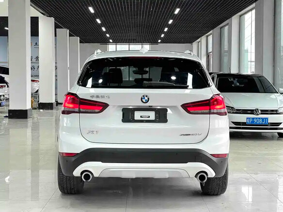 2022 BMW X1 20Li sDrive II (F48) Рестайлинг, белый - вид 4