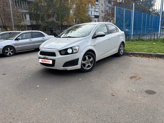 2015 Chevrolet Aveo II, белый, 799000 рублей, вид 1