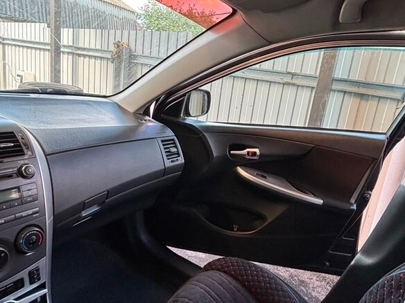 2011 Toyota Corolla X (E140, E150) Рестайлинг, чёрный, 1300000 рублей - вид 15