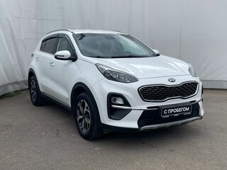 2020 Kia Sportage IV Рестайлинг, белый, 2150000 рублей, вид 3
