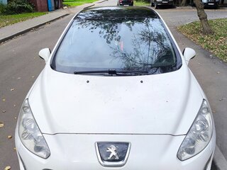 2011 Peugeot 308 I Рестайлинг, белый, 370000 рублей, вид 3