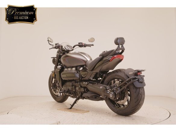 2026 Triumph Rocket III, чёрный, 2800000 рублей - вид 3