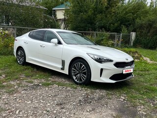 2019 Kia Stinger I, белый, 2780000 рублей, вид 3