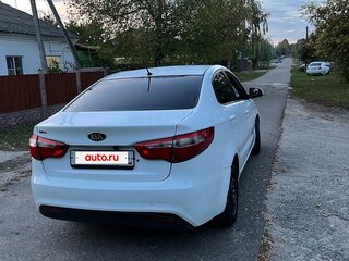 2014 Kia Rio III, белый, 550000 рублей, вид 4