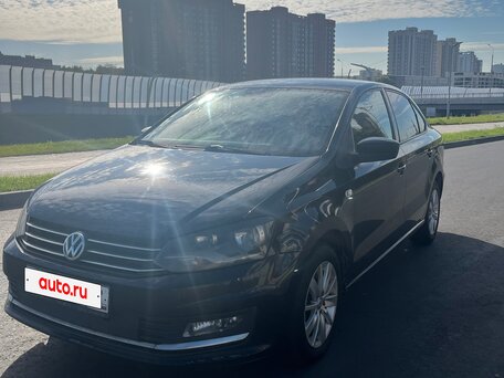 2017 Volkswagen Polo V Рестайлинг, чёрный, 990000 рублей, вид 2