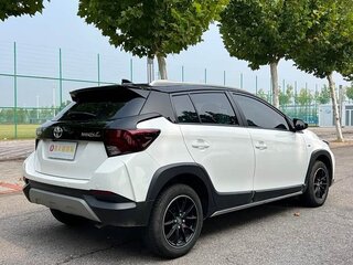 2023 Toyota Yaris L XP150 Рестайлинг, белый, 1290000 рублей, вид 2