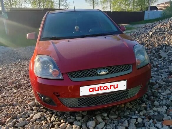 2007 Ford Fiesta Mk5, красный - вид 2