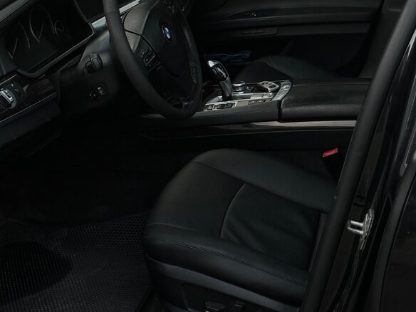 2011 BMW 7 серии 750i xDrive V (F01/F02/F04), чёрный - вид 9