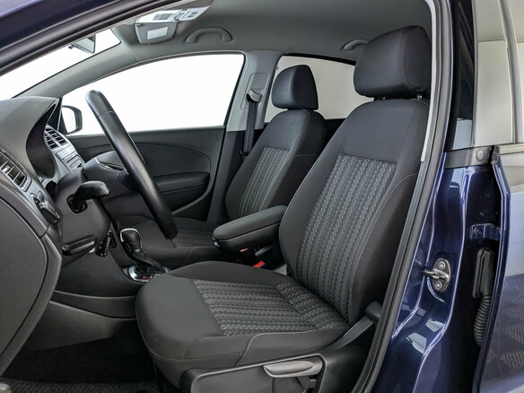 2017 Volkswagen Polo V Рестайлинг, синий - вид 19