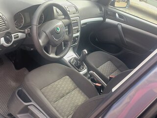 2011 Skoda Octavia I (A4) Рестайлинг, серый, 750000 рублей, вид 4