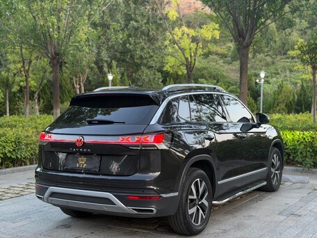 2023 Volkswagen Tayron I Рестайлинг, чёрный, 2380000 рублей, вид 4