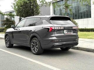 2024 Lynk & Co 09 PHEV, серый, 5929033 рублей, вид 3