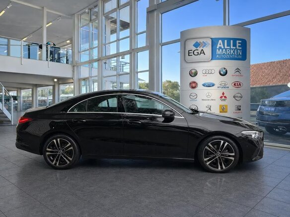 2024 Mercedes-Benz CLA 180 II (C118, X118) Рестайлинг, белый - вид 2