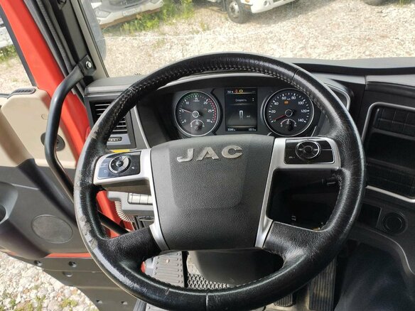 2023 JAC N410, красный, 2178000 рублей - вид 6