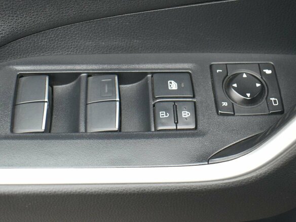 2021 Toyota RAV4 V (XA50), чёрный, 3199000 рублей - вид 11