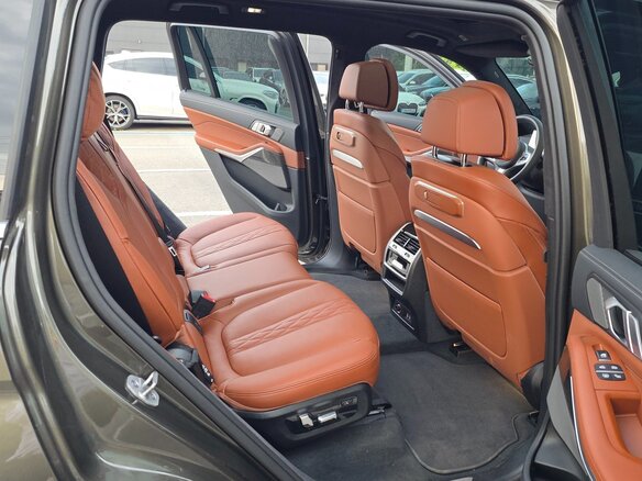 2025 BMW X7 40i I (G07) Рестайлинг, зелёный, 12290032 рублей - вид 15