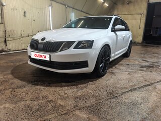 2018 Skoda Octavia III (A7) Рестайлинг, белый, 1850000 рублей, вид 1