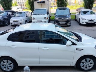 2016 Kia Rio III Рестайлинг, белый, 950000 рублей, вид 3