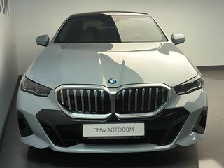 2025 BMW 5 серии 530i xDrive VIII (G60/G61/G68), чёрный, 9250000 рублей, вид 2