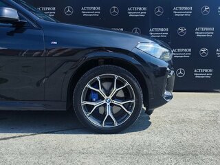 2022 BMW X6 40i III (G06), чёрный, 8250000 рублей, вид 5