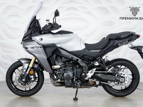 2025 Yamaha MT-09 Tracer (FJ-09), серый, 1849000 рублей, вид 2