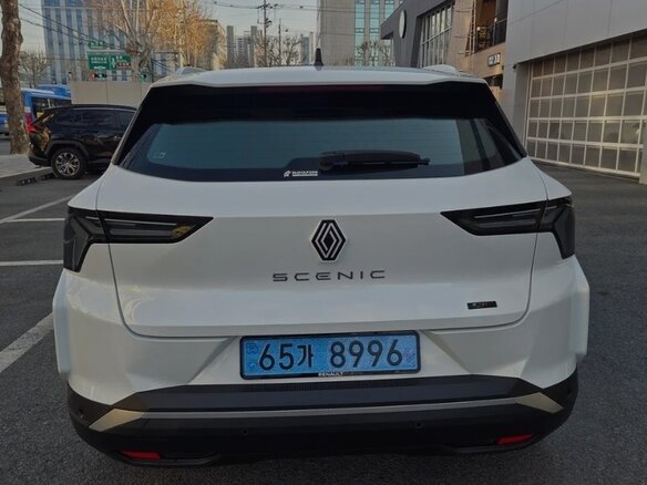 2026 Renault Scenic E-Tech V, белый - вид 3