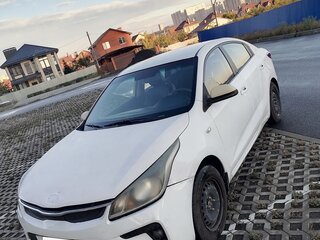 2019 Kia Rio IV, белый, 605000 рублей, вид 1