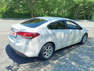 2017 Kia Cerato III Рестайлинг (Classic), белый, 950000 рублей, вид 4