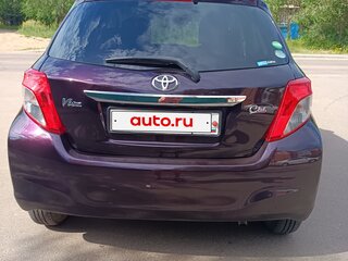 2013 Toyota Vitz III (XP130), фиолетовый, 750000 рублей, вид 3